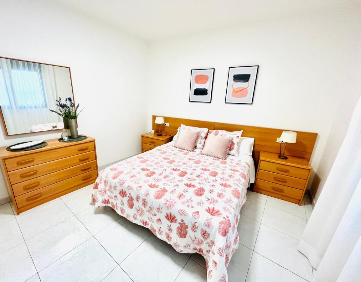Apartamentos Faro Da Rocha Эль-Грове Экстерьер фото
